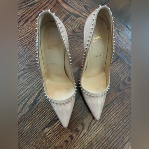 Spike accent patent christian louboutin kate shoes